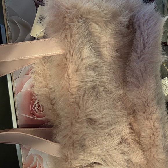Pink Faux Fur Shoulder tote - Picture 5 of 8